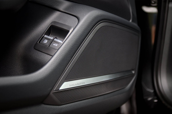 Audi A6 Avant 55 TFSI e Quattro Competition S line Edition 367pk Automaat|Panoramadak|Virtual Cockpit|Leder+Memory|HD Matrix|Black