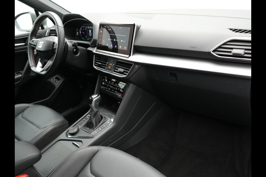 Seat Tarraco 1.4 TSI e-Hybrid FR Plug In Hybrid 245pk Dealer O.H PHEV | Trekhaak af Fabriek | Lederen Sportstoelen Memory | Adaptive Cruise | 19"L.M | Parkassist & Camera | Virtual | Keyless | Stuurverwarming |