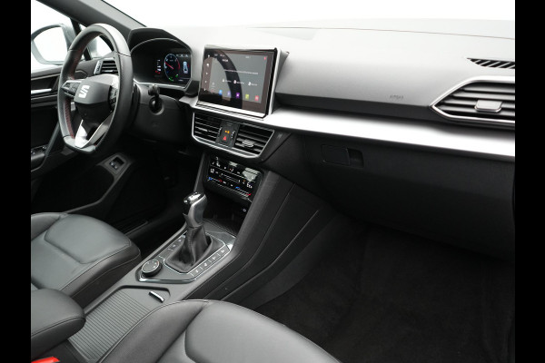 Seat Tarraco 1.4 TSI e-Hybrid FR Plug In Hybrid 245pk Dealer O.H PHEV | Trekhaak af Fabriek | Lederen Sportstoelen Memory | Adaptive Cruise | 19"L.M | Parkassist & Camera | Virtual | Keyless | Stuurverwarming |