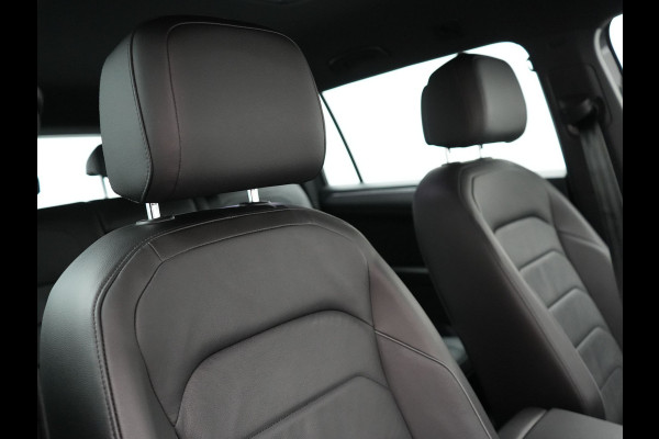 Seat Tarraco 1.4 TSI e-Hybrid FR Plug In Hybrid 245pk Dealer O.H PHEV | Trekhaak af Fabriek | Lederen Sportstoelen Memory | Adaptive Cruise | 19"L.M | Parkassist & Camera | Virtual | Keyless | Stuurverwarming |