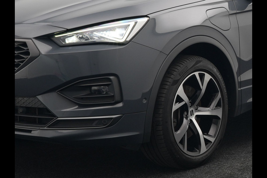 Seat Tarraco 1.4 TSI e-Hybrid FR Plug In Hybrid 245pk Dealer O.H PHEV | Trekhaak af Fabriek | Lederen Sportstoelen Memory | Adaptive Cruise | 19"L.M | Parkassist & Camera | Virtual | Keyless | Stuurverwarming |