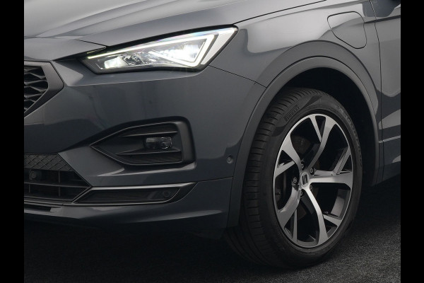 Seat Tarraco 1.4 TSI e-Hybrid FR Plug In Hybrid 245pk Dealer O.H PHEV | Trekhaak af Fabriek | Lederen Sportstoelen Memory | Adaptive Cruise | 19"L.M | Parkassist & Camera | Virtual | Keyless | Stuurverwarming |