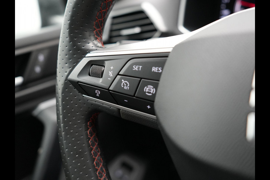 Seat Tarraco 1.4 TSI e-Hybrid FR Plug In Hybrid 245pk Dealer O.H PHEV | Trekhaak af Fabriek | Lederen Sportstoelen Memory | Adaptive Cruise | 19"L.M | Parkassist & Camera | Virtual | Keyless | Stuurverwarming |