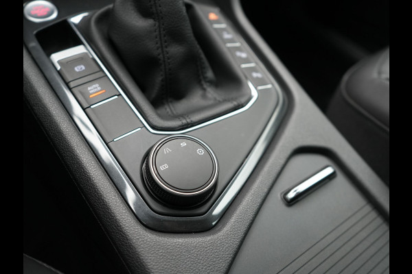 Seat Tarraco 1.4 TSI e-Hybrid FR Plug In Hybrid 245pk Dealer O.H PHEV | Trekhaak af Fabriek | Lederen Sportstoelen Memory | Adaptive Cruise | 19"L.M | Parkassist & Camera | Virtual | Keyless | Stuurverwarming |