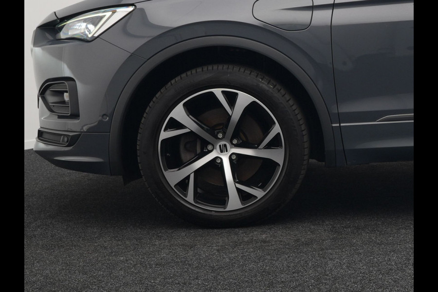 Seat Tarraco 1.4 TSI e-Hybrid FR Plug In Hybrid 245pk Dealer O.H PHEV | Trekhaak af Fabriek | Lederen Sportstoelen Memory | Adaptive Cruise | 19"L.M | Parkassist & Camera | Virtual | Keyless | Stuurverwarming |