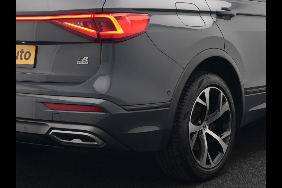 Seat Tarraco 1.4 TSI e-Hybrid FR Plug In Hybrid 245pk Dealer O.H PHEV | Trekhaak af Fabriek | Lederen Sportstoelen Memory | Adaptive Cruise | 19"L.M | Parkassist & Camera | Virtual | Keyless | Stuurverwarming |