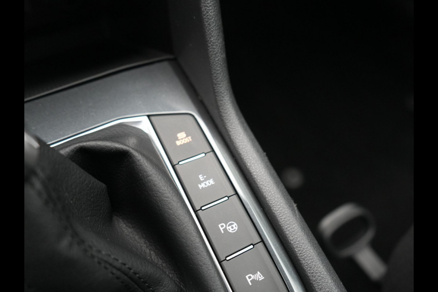 Seat Tarraco 1.4 TSI e-Hybrid FR Plug In Hybrid 245pk Dealer O.H PHEV | Trekhaak af Fabriek | Lederen Sportstoelen Memory | Adaptive Cruise | 19"L.M | Parkassist & Camera | Virtual | Keyless | Stuurverwarming |