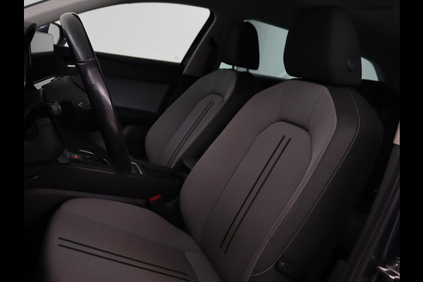 Seat Leon 1.5 eTSI Style Launch Edition | Trekhaak | Carplay | Adaptive cruise | Camera | Navigatie | Park Assist | Climate control