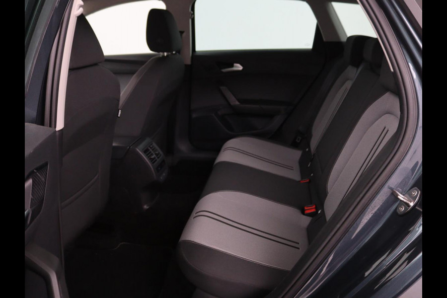 Seat Leon 1.5 eTSI Style Launch Edition | Trekhaak | Carplay | Adaptive cruise | Camera | Navigatie | Park Assist | Climate control
