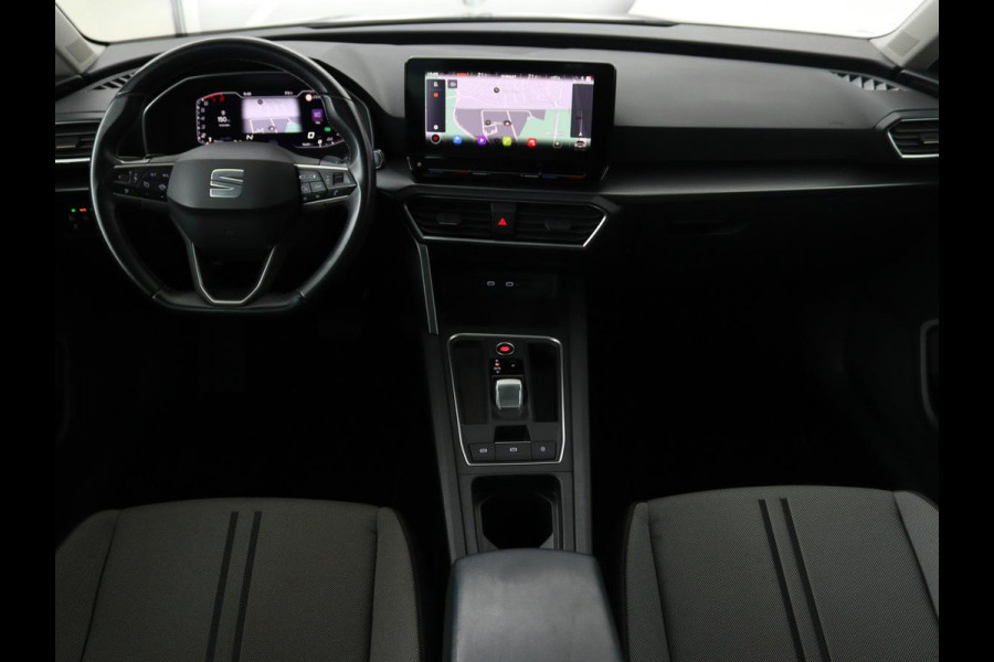 Seat Leon 1.5 eTSI Style Launch Edition | Trekhaak | Carplay | Adaptive cruise | Camera | Navigatie | Park Assist | Climate control