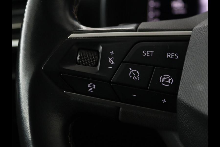Seat Leon 1.5 eTSI Style Launch Edition | Trekhaak | Carplay | Adaptive cruise | Camera | Navigatie | Park Assist | Climate control