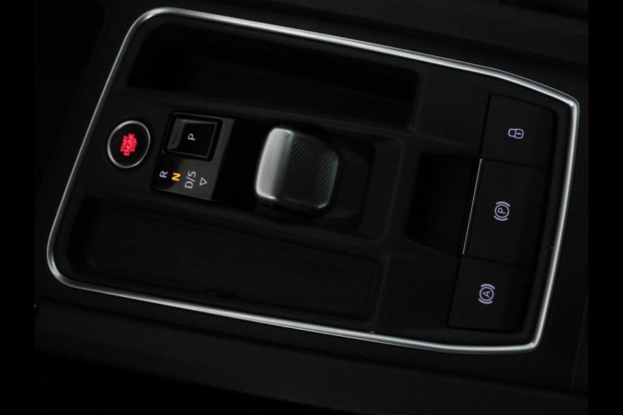 Seat Leon 1.5 eTSI Style Launch Edition | Trekhaak | Carplay | Adaptive cruise | Camera | Navigatie | Park Assist | Climate control