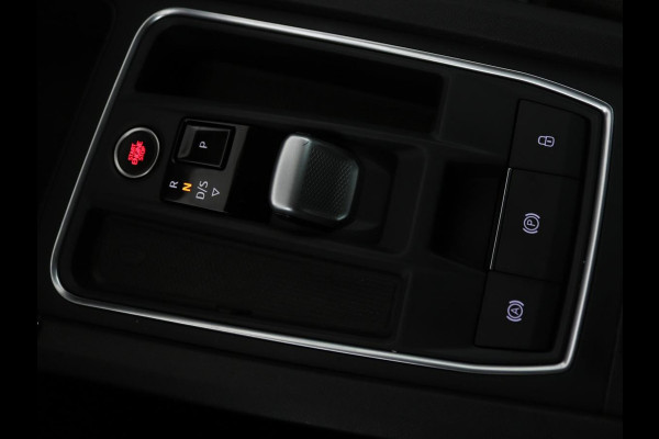Seat Leon 1.5 eTSI Style Launch Edition | Trekhaak | Carplay | Adaptive cruise | Camera | Navigatie | Park Assist | Climate control