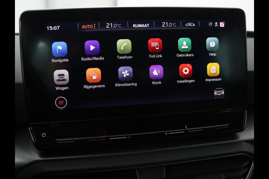 Seat Leon 1.5 eTSI Style Launch Edition | Trekhaak | Carplay | Adaptive cruise | Camera | Navigatie | Park Assist | Climate control