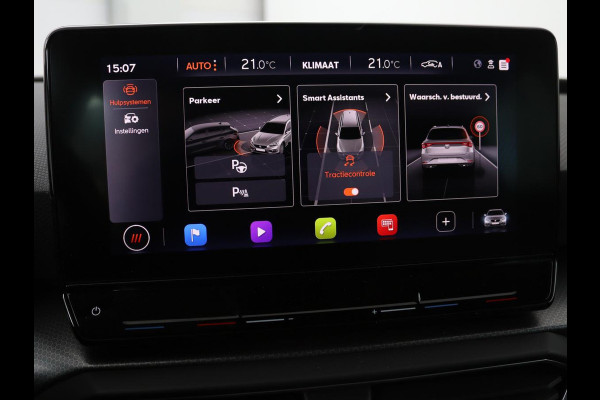 Seat Leon 1.5 eTSI Style Launch Edition | Trekhaak | Carplay | Adaptive cruise | Camera | Navigatie | Park Assist | Climate control