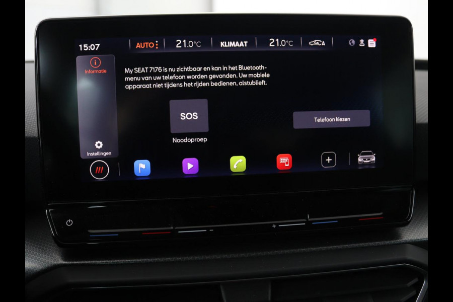 Seat Leon 1.5 eTSI Style Launch Edition | Trekhaak | Carplay | Adaptive cruise | Camera | Navigatie | Park Assist | Climate control