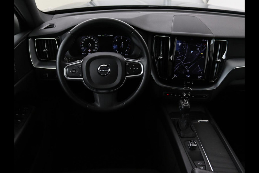 Volvo XC60 2.0 D4 Momentum Pro | Trekhaak | Camera | Half leder | Carplay | Navigatie | Full LED | Climate control | Getint glas | Parkeerhulp