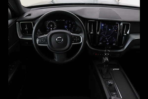 Volvo XC60 2.0 D4 Momentum Pro | Trekhaak | Camera | Half leder | Carplay | Navigatie | Full LED | Climate control | Getint glas | Parkeerhulp