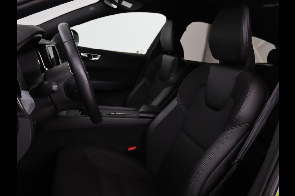 Volvo XC60 2.0 D4 Momentum Pro | Trekhaak | Camera | Half leder | Carplay | Navigatie | Full LED | Climate control | Getint glas | Parkeerhulp