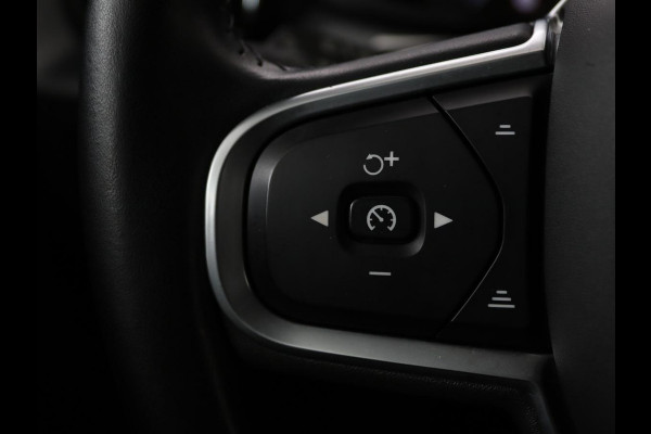 Volvo XC60 2.0 D4 Momentum Pro | Trekhaak | Camera | Half leder | Carplay | Navigatie | Full LED | Climate control | Getint glas | Parkeerhulp