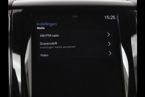 Volvo XC60 2.0 D4 Momentum Pro | Trekhaak | Camera | Half leder | Carplay | Navigatie | Full LED | Climate control | Getint glas | Parkeerhulp