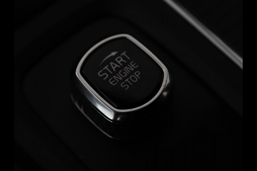 Volvo XC60 2.0 D4 Momentum Pro | Trekhaak | Camera | Half leder | Carplay | Navigatie | Full LED | Climate control | Getint glas | Parkeerhulp
