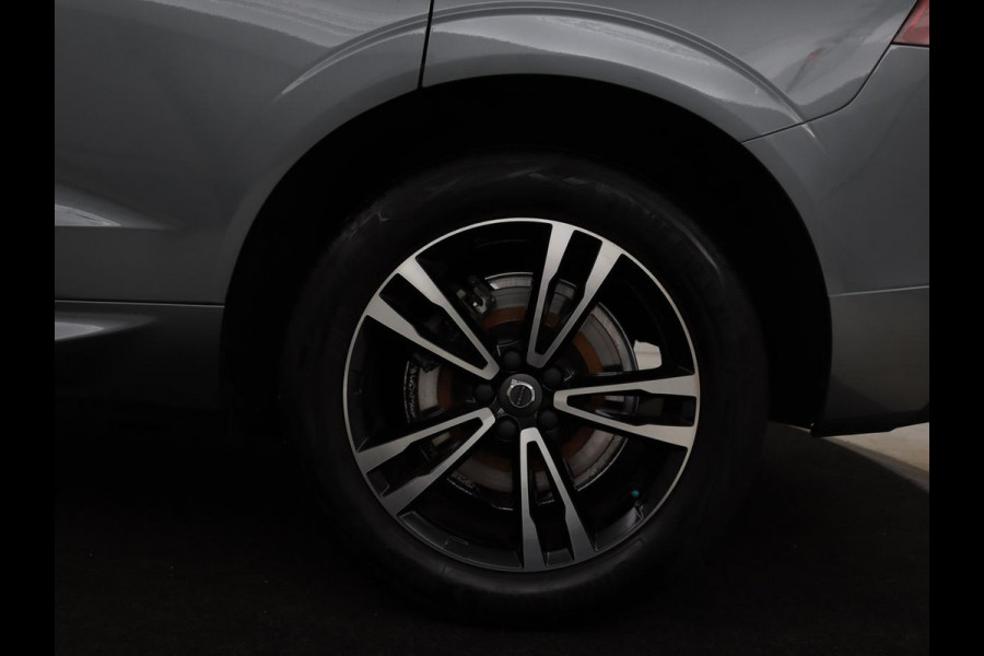 Volvo XC60 2.0 D4 Momentum Pro | Trekhaak | Camera | Half leder | Carplay | Navigatie | Full LED | Climate control | Getint glas | Parkeerhulp