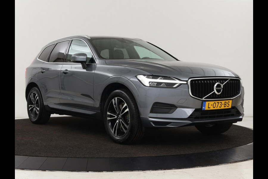 Volvo XC60 2.0 D4 Momentum Pro | Trekhaak | Camera | Half leder | Carplay | Navigatie | Full LED | Climate control | Getint glas | Parkeerhulp
