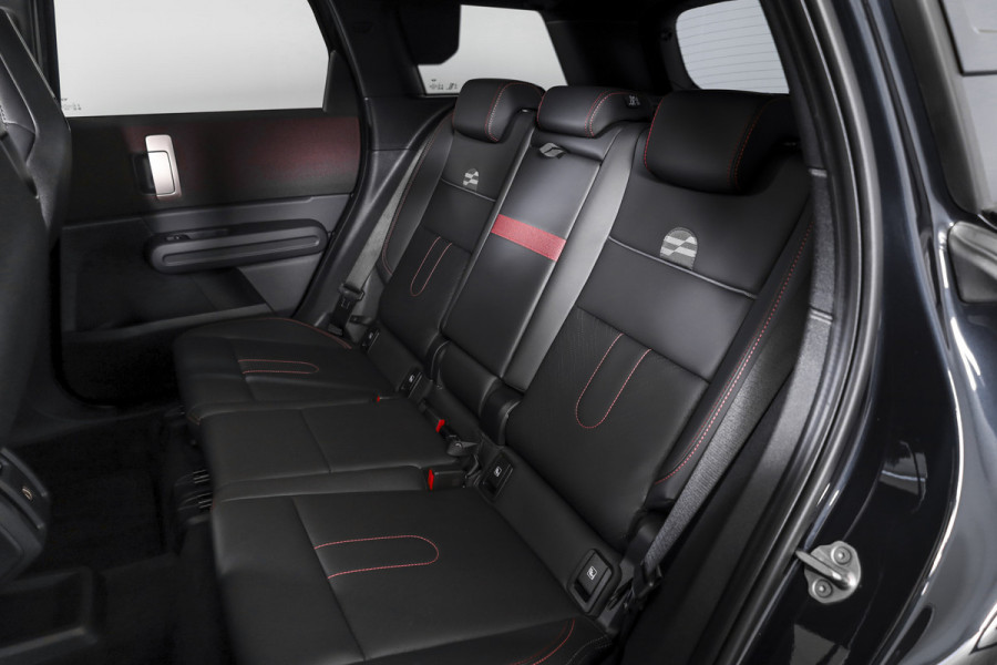 MINI Countryman 1.5 C 170 PK John Cooper Works Pakket XL | S/K-Panodak | Dig. Cockpit | Adapt. Cruise | Elek. Stoel | Stoel-+Stuurverw. | PDC | 360 Camera | NAV + App. Connect | ECC | Elek. Klep. | Elek. Trekhaak | LM 20" | 2000