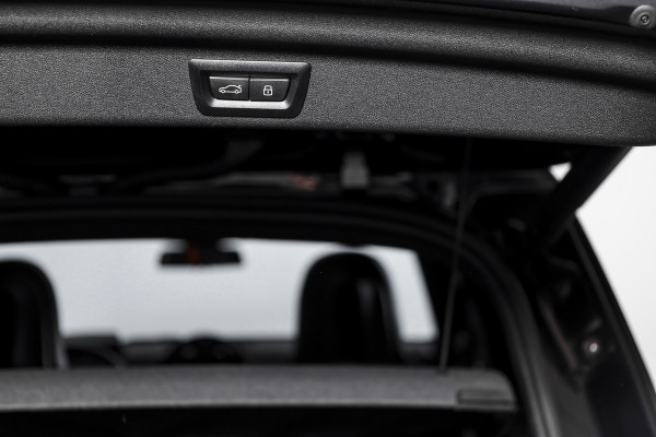 MINI Countryman 1.5 C 170 PK John Cooper Works Pakket XL | S/K-Panodak | Dig. Cockpit | Adapt. Cruise | Elek. Stoel | Stoel-+Stuurverw. | PDC | 360 Camera | NAV + App. Connect | ECC | Elek. Klep. | Elek. Trekhaak | LM 20" | 2000