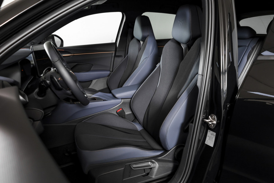 CUPRA Terramar 1.5 eTSI 150 PK Business - Automaat | Dig. Cockpit | Adapt. Cruise | Stoel-+Stuurverw. | PDC | Camera | App. Connect | ECC | Elek. Klep | LM 19" | 9453