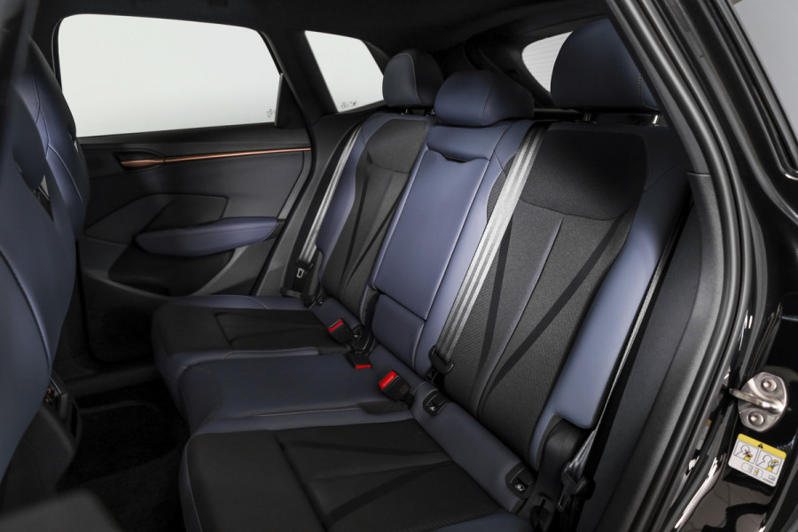 CUPRA Terramar 1.5 eTSI 150 PK Business - Automaat | Dig. Cockpit | Adapt. Cruise | Stoel-+Stuurverw. | PDC | Camera | App. Connect | ECC | Elek. Klep | LM 19" | 9453