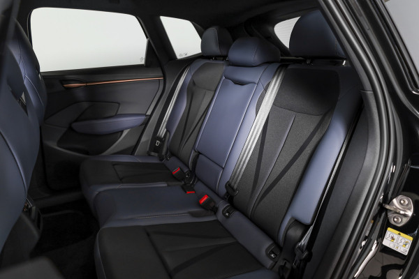 CUPRA Terramar 1.5 eTSI 150 PK Business - Automaat | Dig. Cockpit | Adapt. Cruise | Stoel-+Stuurverw. | PDC | Camera | App. Connect | ECC | Elek. Klep | LM 19" | 9453