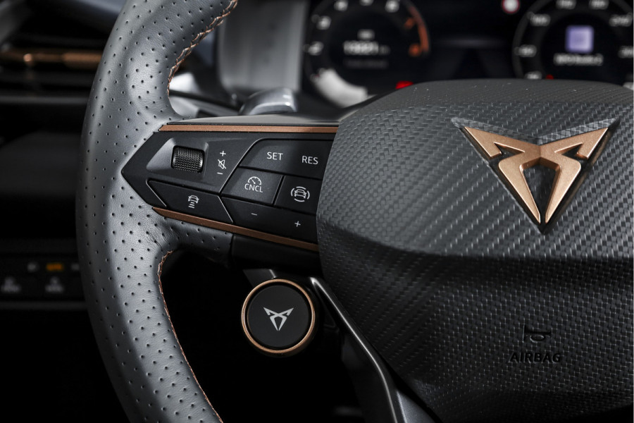 CUPRA Terramar 1.5 eTSI 150 PK Business - Automaat | Dig. Cockpit | Adapt. Cruise | Stoel-+Stuurverw. | PDC | Camera | App. Connect | ECC | Elek. Klep | LM 19" | 9453