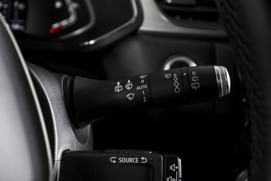 Renault Captur 1.3 TCe 155 PK Edition One - Automaat | Dig. Cockpit | Cruise | PDC | 360 Camera | NAV + App. Connect | ECC | DAB | LM 18" |