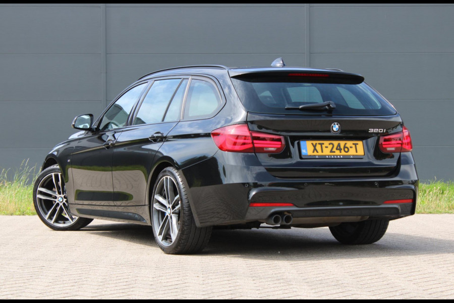 BMW 3 Serie Touring 320i M Sport Edition Panodak HeadUp Leer 19INCH !!NIEUWBINNEN!!