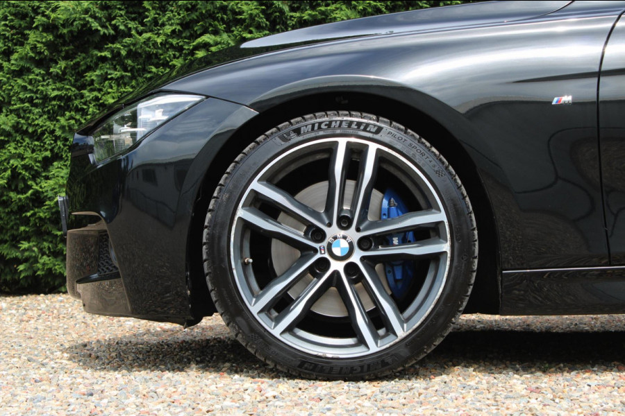 BMW 3 Serie Touring 320i M Sport Edition Panodak HeadUp Leer 19INCH !!NIEUWBINNEN!!