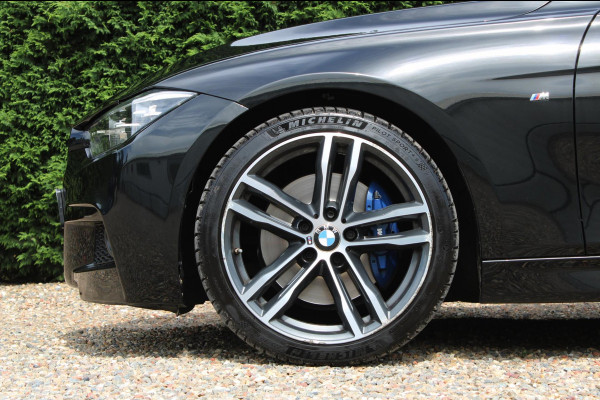 BMW 3 Serie Touring 320i M Sport Edition Panodak HeadUp Leer 19INCH !!NIEUWBINNEN!!