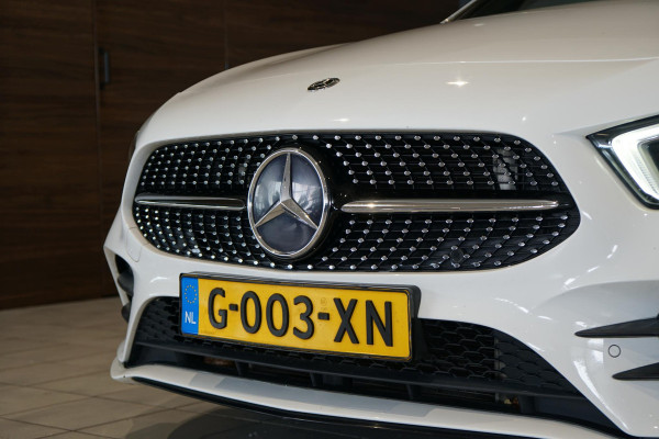 Mercedes-Benz A-Klasse 180 AMG Line + SCHUIFDAK / CARPLAY / NIGHTPAKKET / WIDESCREEN / CAMERA