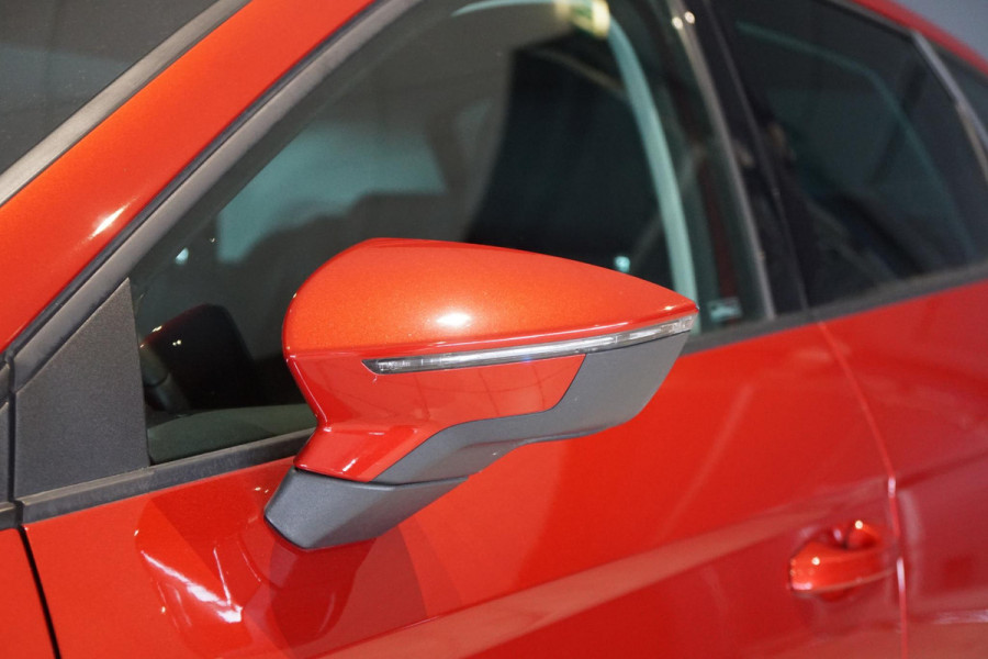 Seat Leon 1.5 TSI Style Ultimate Edition 150PK AUT. + VIRTUAL COCKPIT / CAMERA / CARPLAY / BEATS AUDIO