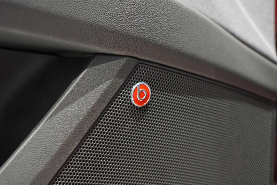 Seat Leon 1.5 TSI Style Ultimate Edition 150PK AUT. + VIRTUAL COCKPIT / CAMERA / CARPLAY / BEATS AUDIO
