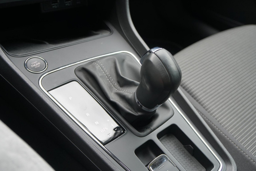 Seat Leon 1.5 TSI Style Ultimate Edition 150PK AUT. + VIRTUAL COCKPIT / CAMERA / CARPLAY / BEATS AUDIO