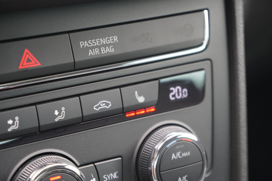 Seat Leon 1.5 TSI Style Ultimate Edition 150PK AUT. + VIRTUAL COCKPIT / CAMERA / CARPLAY / BEATS AUDIO