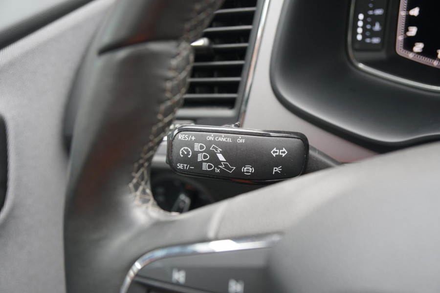 Seat Leon 1.5 TSI Style Ultimate Edition 150PK AUT. + VIRTUAL COCKPIT / CAMERA / CARPLAY / BEATS AUDIO