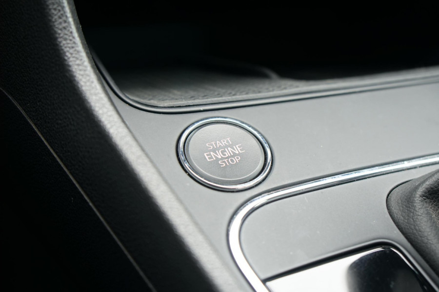 Seat Leon 1.5 TSI Style Ultimate Edition 150PK AUT. + VIRTUAL COCKPIT / CAMERA / CARPLAY / BEATS AUDIO