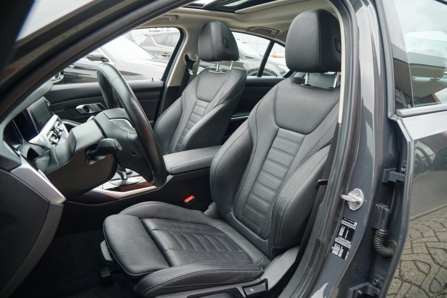 BMW 3 Serie 318i High Executive + SCHUIFDAK / LASERLIGHT / LEDER / TREKHAAK