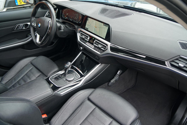 BMW 3 Serie 318i High Executive + SCHUIFDAK / LASERLIGHT / LEDER / TREKHAAK