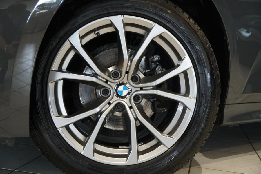 BMW 3 Serie 318i High Executive + SCHUIFDAK / LASERLIGHT / LEDER / TREKHAAK