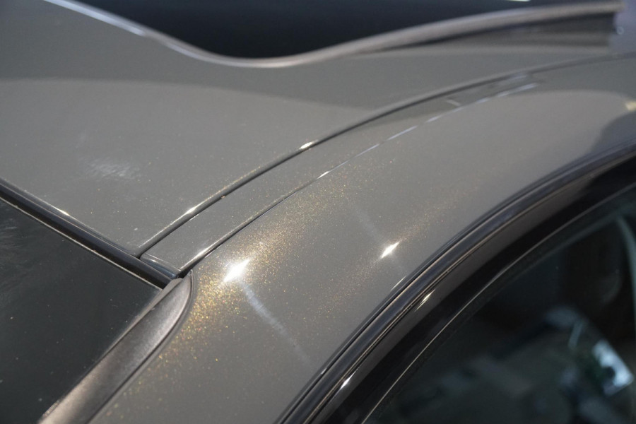 BMW 3 Serie 318i High Executive + SCHUIFDAK / LASERLIGHT / LEDER / TREKHAAK
