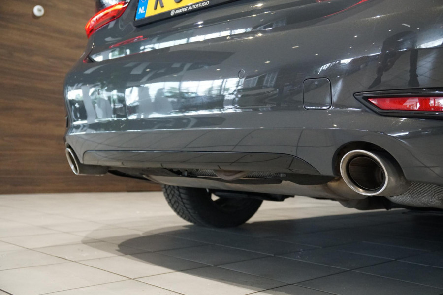 BMW 3 Serie 318i High Executive + SCHUIFDAK / LASERLIGHT / LEDER / TREKHAAK